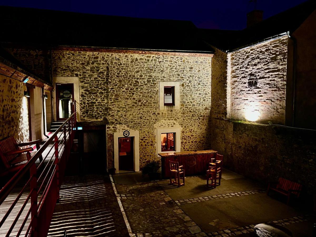 Hotel Le Ranch Brulon Bagian luar foto
