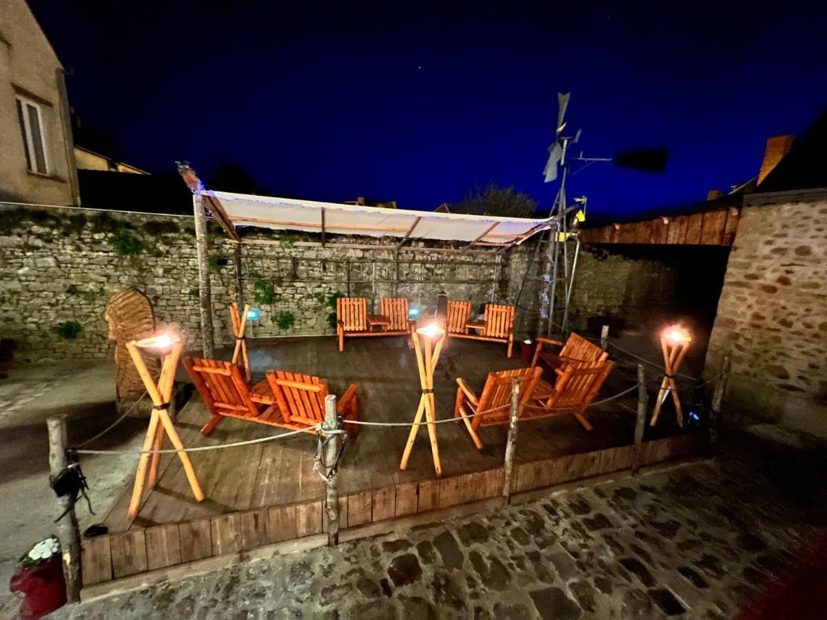 Hotel Le Ranch Brulon Bagian luar foto