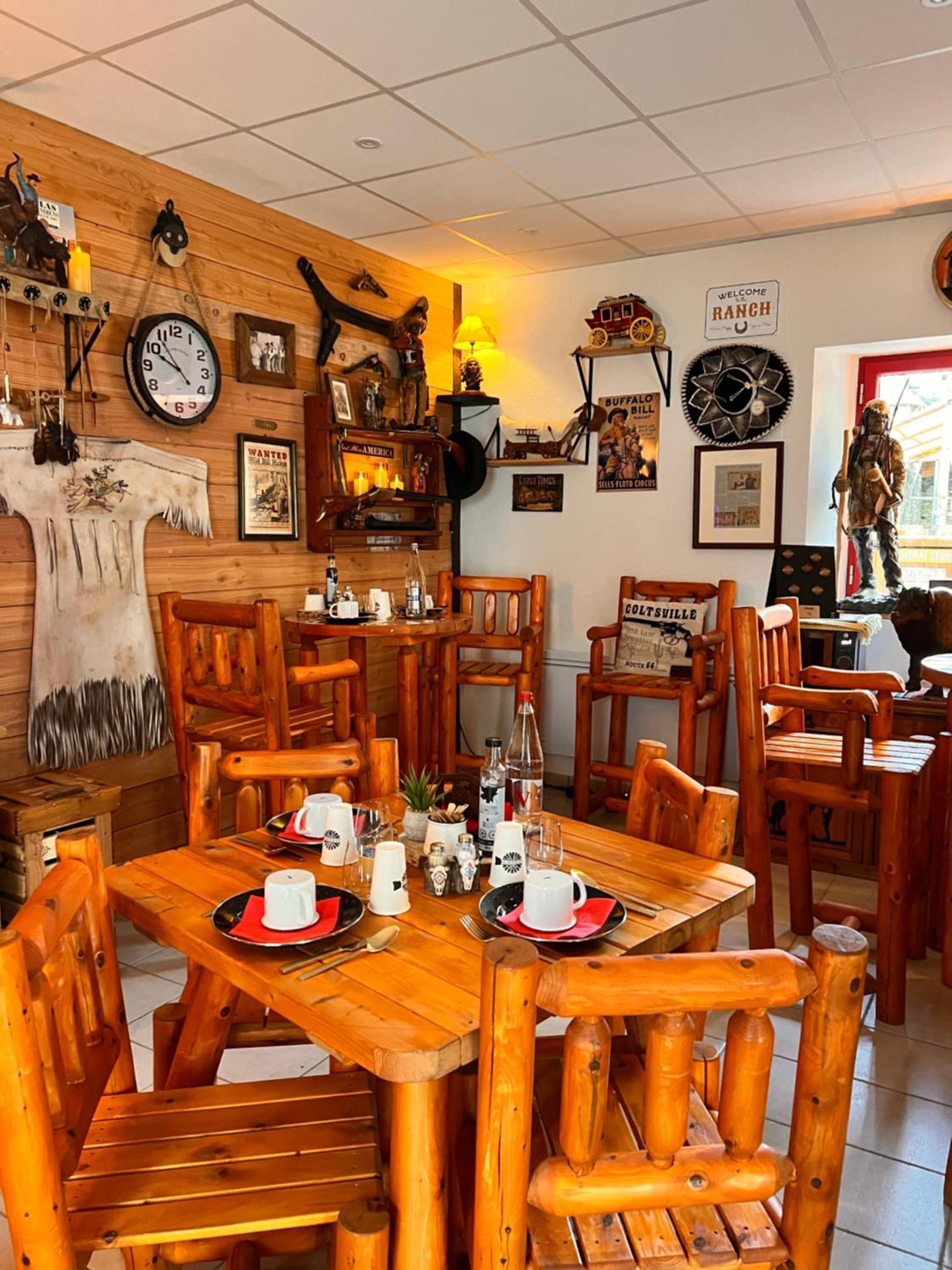 Hotel Le Ranch Brulon Bagian luar foto