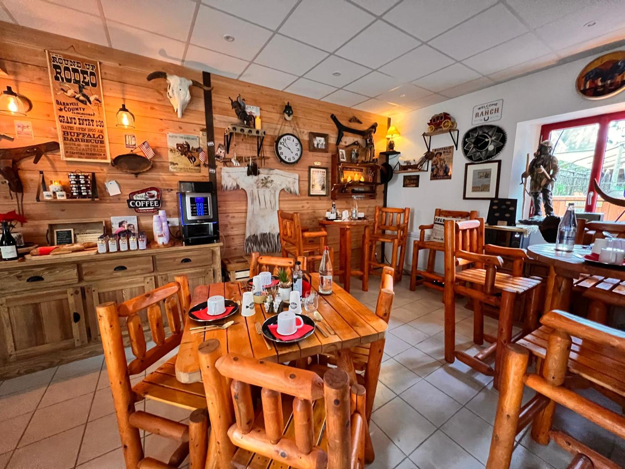 Hotel Le Ranch Brulon Bagian luar foto