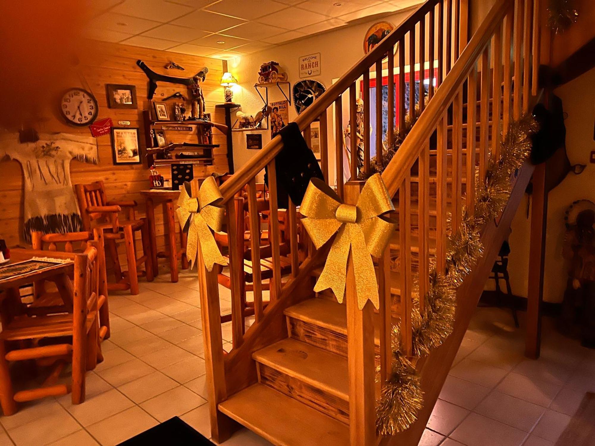 Hotel Le Ranch Brulon Bagian luar foto
