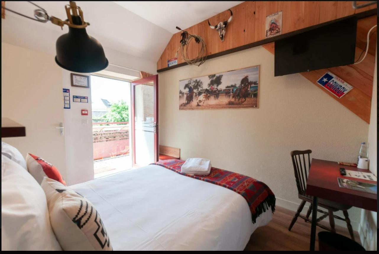 Hotel Le Ranch Brulon Bagian luar foto