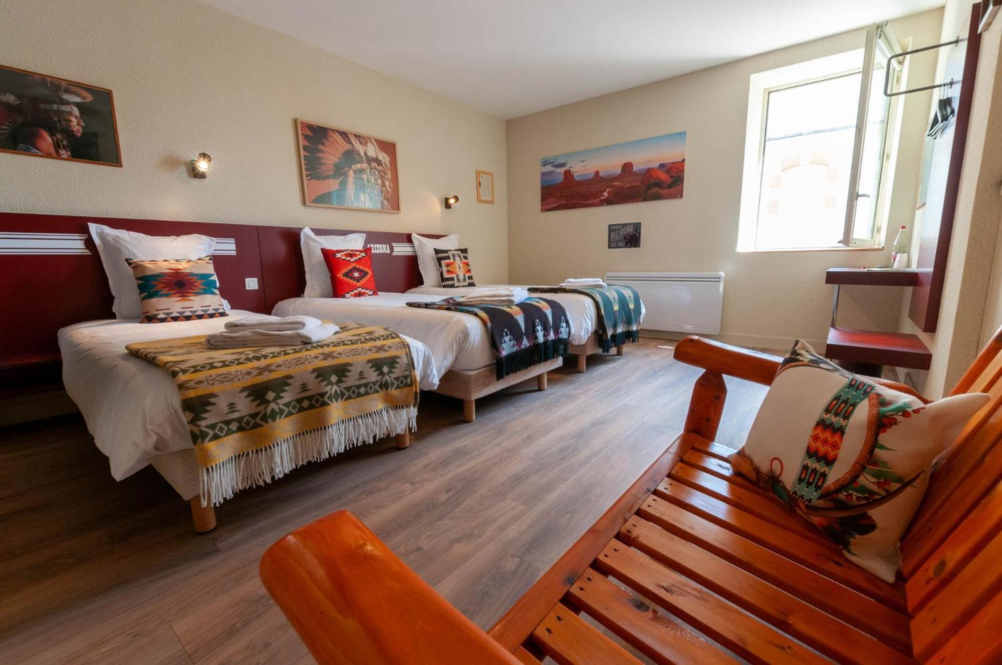 Hotel Le Ranch Brulon Bagian luar foto