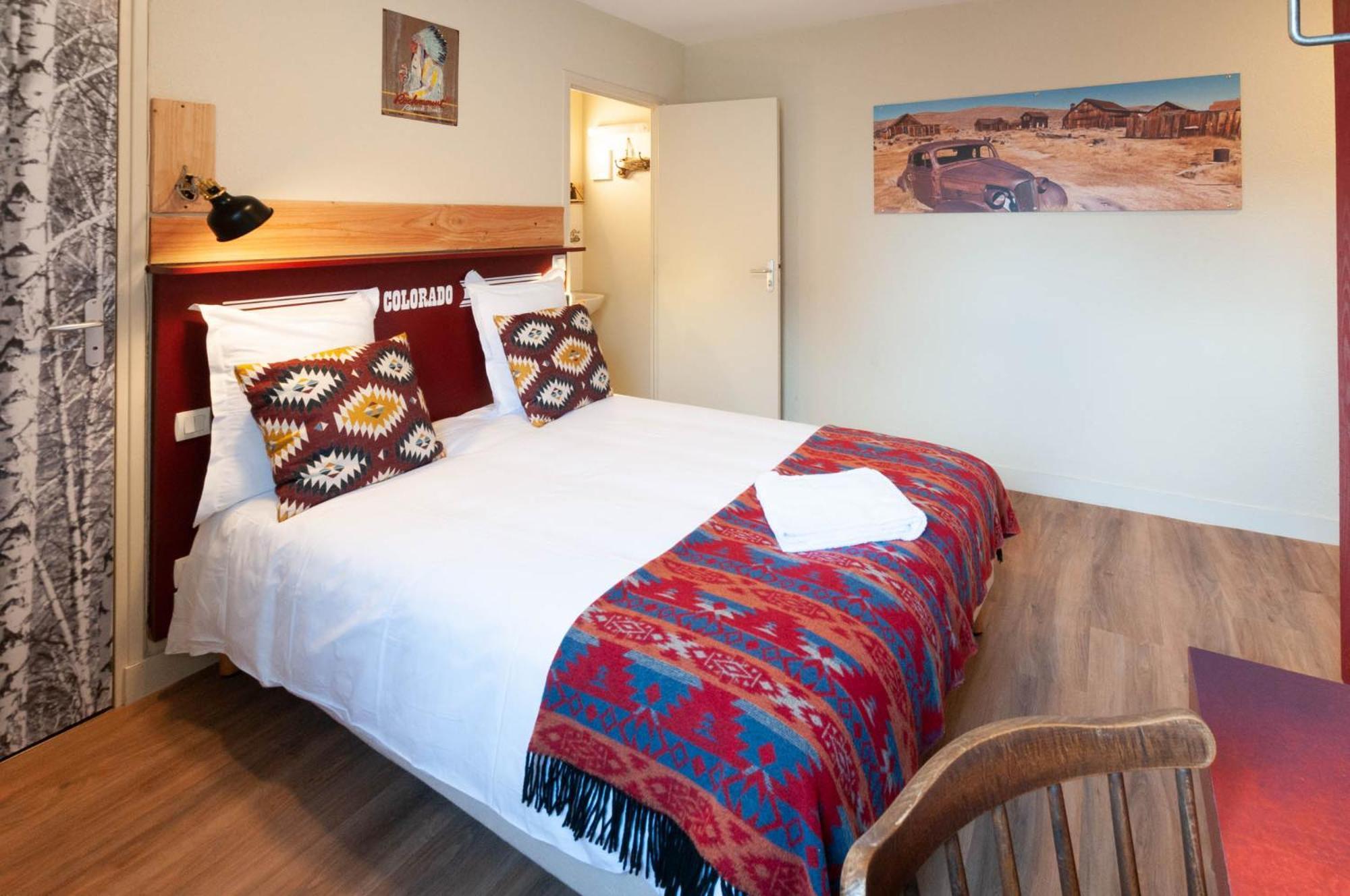 Hotel Le Ranch Brulon Bagian luar foto