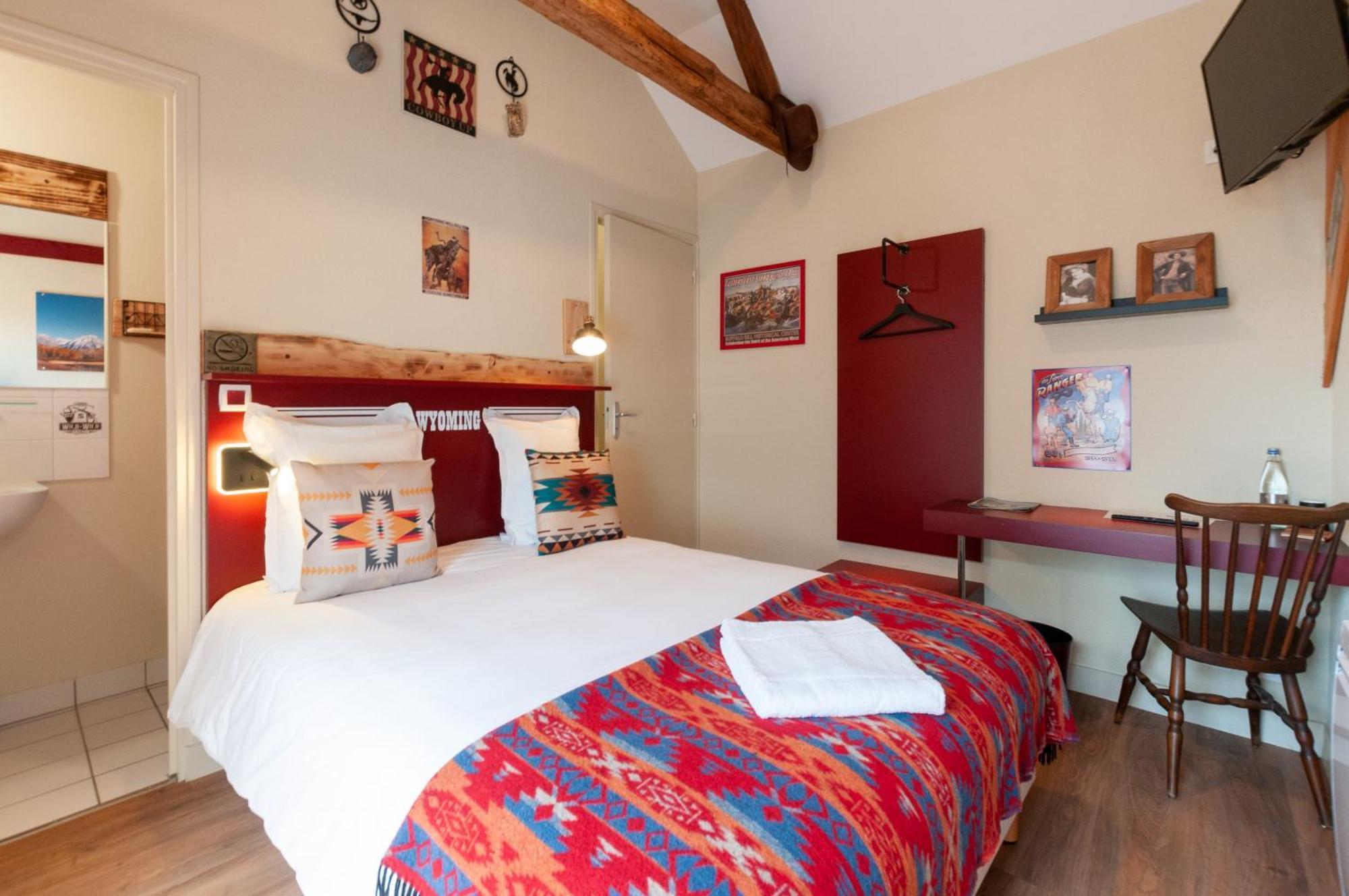 Hotel Le Ranch Brulon Bagian luar foto