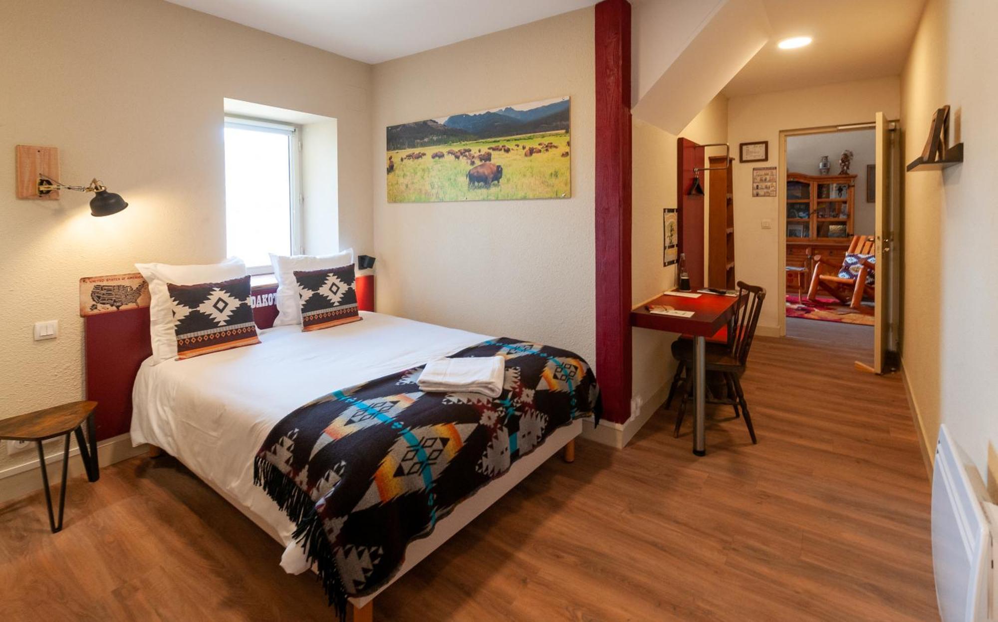 Hotel Le Ranch Brulon Bagian luar foto