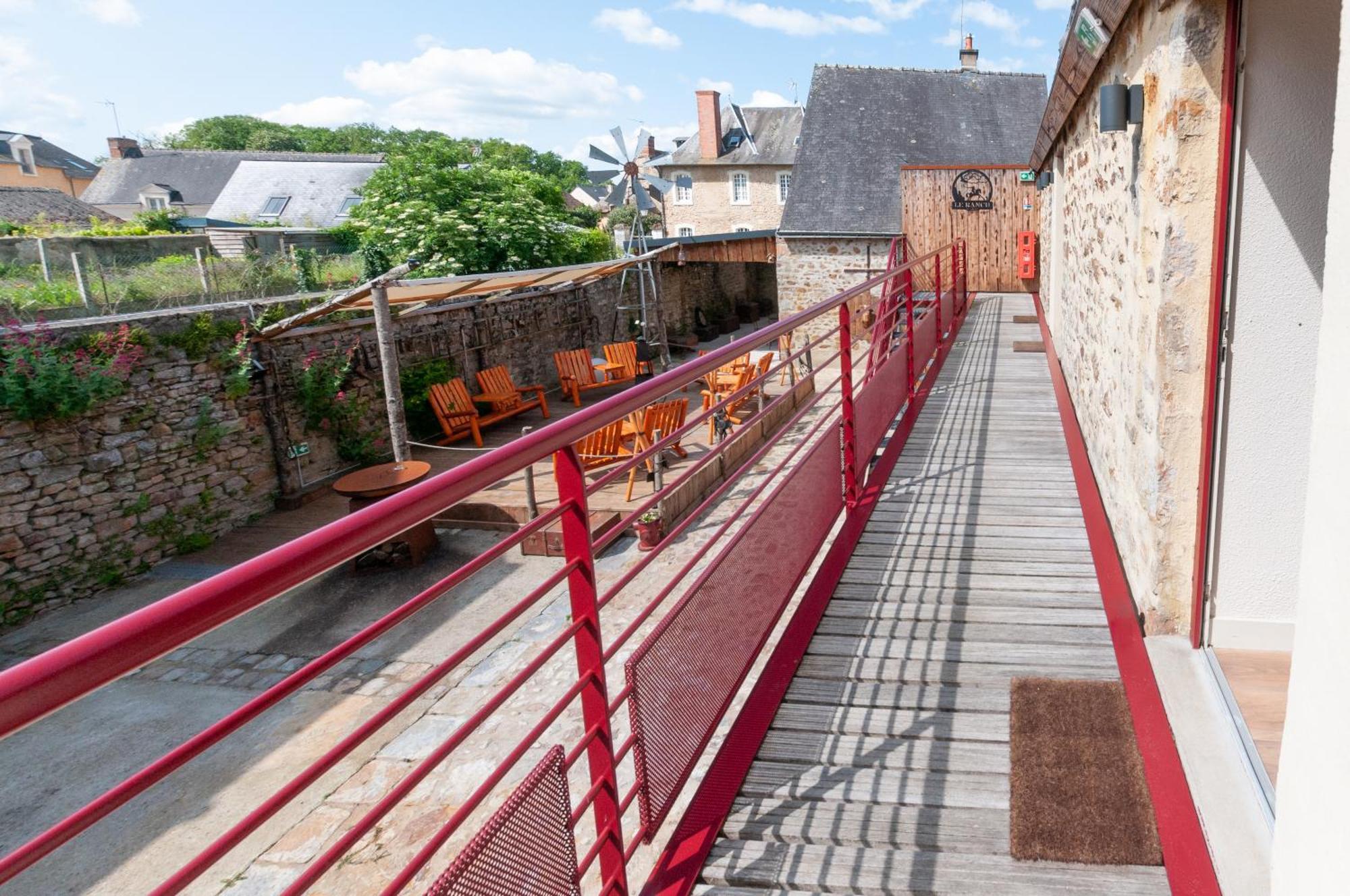 Hotel Le Ranch Brulon Bagian luar foto